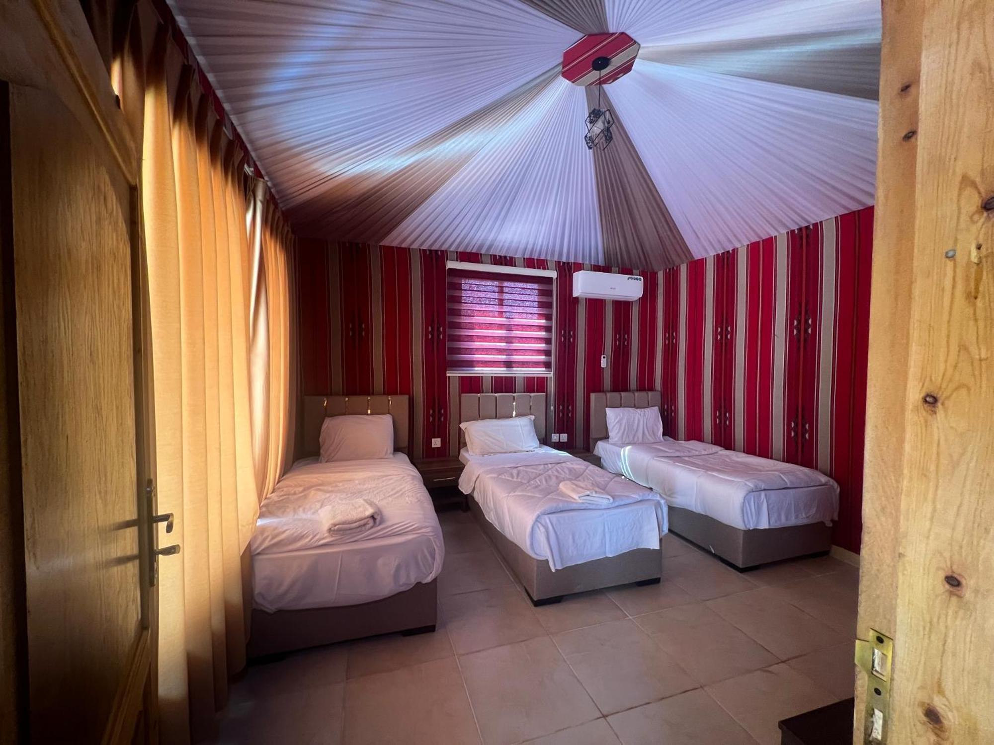 Rum Royal Flower Luxury Camp Wadi Rum Exterior photo