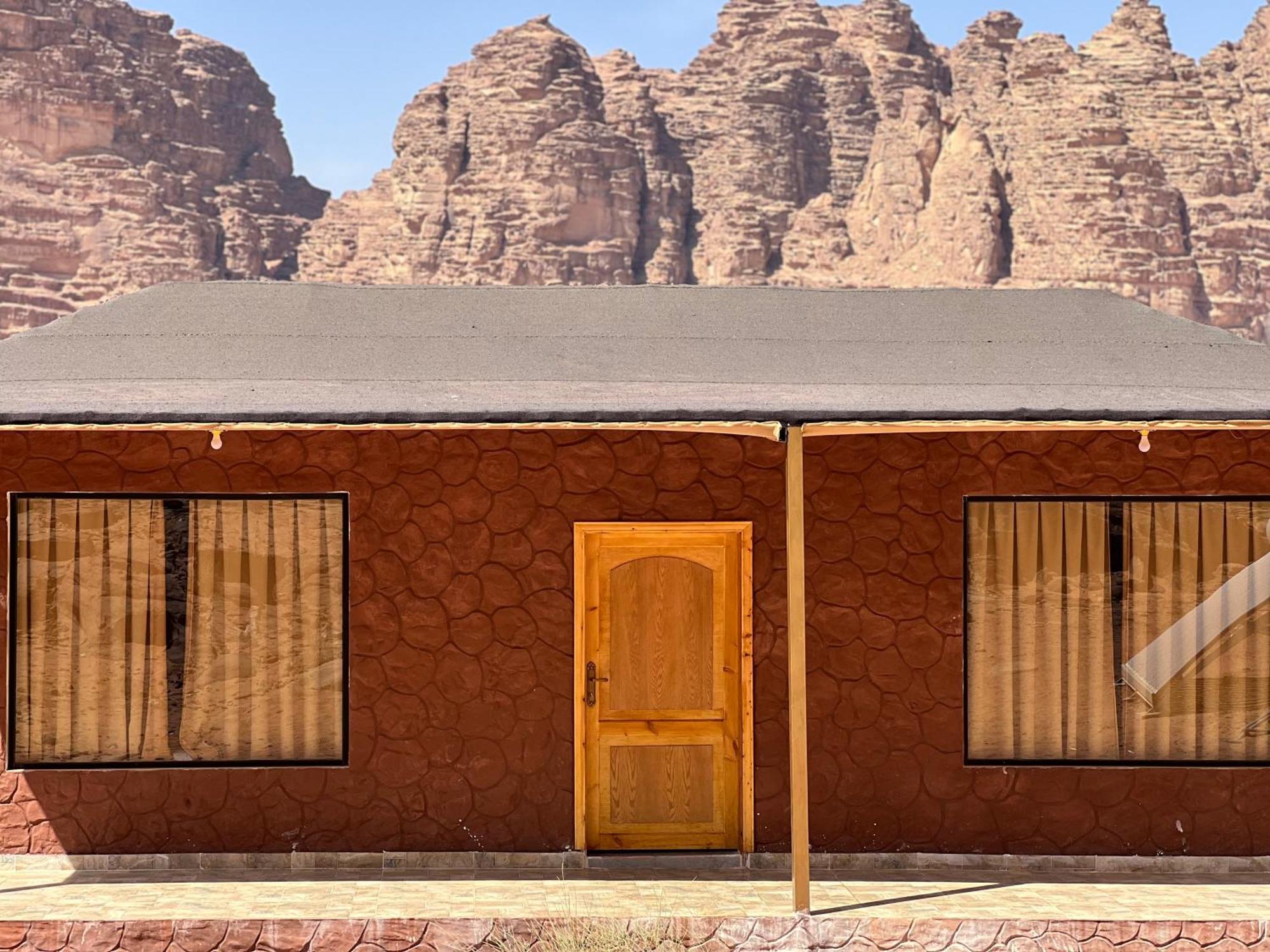 Rum Royal Flower Luxury Camp Wadi Rum Exterior photo